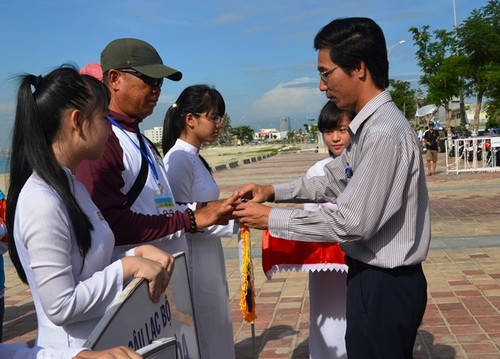 Khai mạc giải dù lượn (không động cơ) trong khuôn khổ Chương trình “Đà Nẵng - Điểm hẹn mùa Hè 2014” - ảnh 1